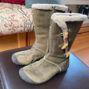 Keen tan color fleece lined winter boots